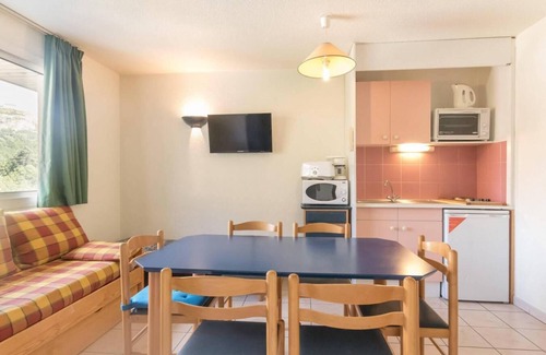 Briancon Apartment | 150m from ski slopes, 5th floor, balcony, parking, tv, ski locker, 30m², Serre Chevalier