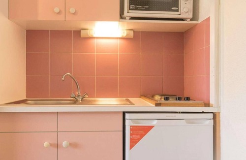 Briancon Apartment | 150m from ski slopes, 5th floor, balcony, parking, tv, ski locker, 30m², Serre Chevalier