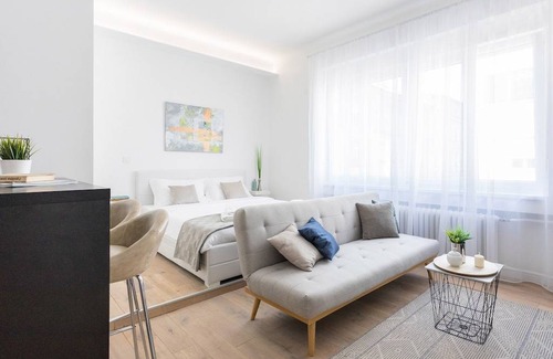 Zagreb Apartment | 150sqm Main Square Apt!-4 Units-Great for Groups!