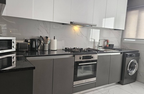 Lykabittos Apartment | 151 NIC - Stay Art Style Apartment