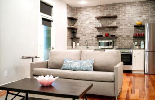 Eureka Springs Historic District House | 151 Spring Downtown Eureka Springs Suite F