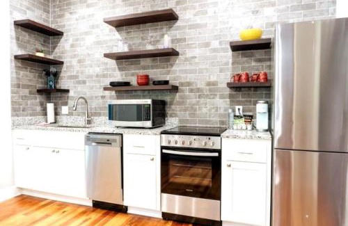 Eureka Springs Historic District House | 151 Spring Downtown Eureka Springs Suite F