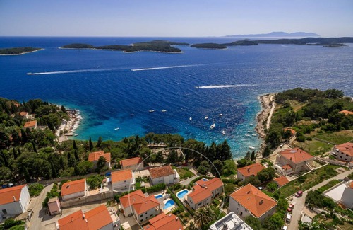 Hvar House | 157 m² House ∙ 4 bedrooms ∙ 8 guests