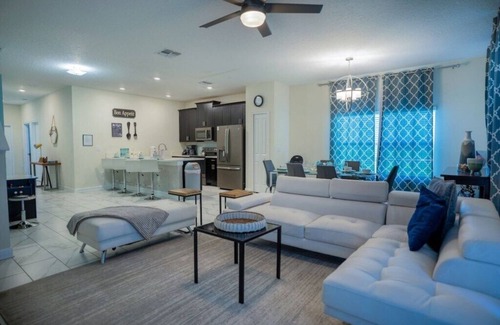 Davenport Villa | 1570 - 5BR Family Villa Near Disney + pvt pool and grill