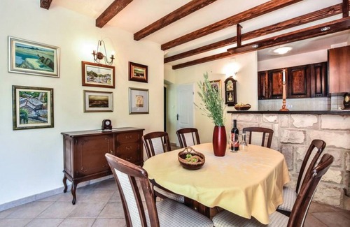 Sestanovac House | 158 m² House ∙ 4 bedrooms ∙ 9 guests
