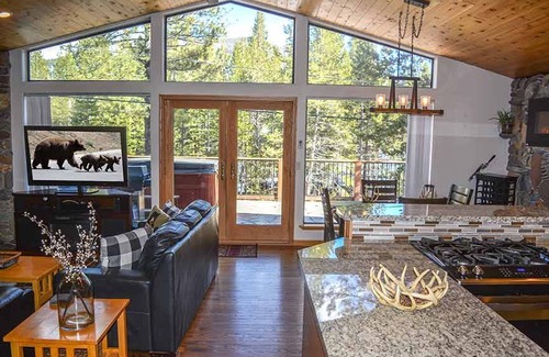 Tahoe Paradise House | 1589 Zapotec Drive