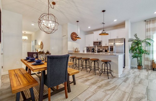 Davenport House | 1589MVD: Resort style townhome with private pool!