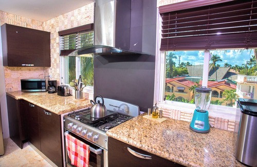 El Cortecito Condo | 15BR Spacious Multi-Unit Retreat with Rooftop Plunge Pool - Walk to Beach +Bonus
