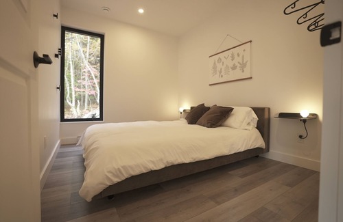 La Conception Cabin | 15min from Tremblant, modern work from home cabin
