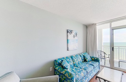 Myrtle Beach Condo | 15th Floor Oceanfront Snowbird Friendly Condo w/ Shared Hot Tub/Pool, WiFi, AC