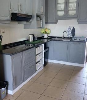 Kingsburgh Apartment | 16 Cabanas Del Mar - Winklespruit