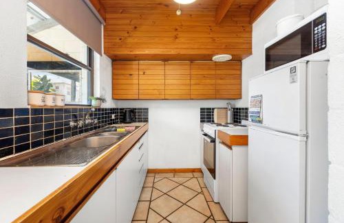 Cottesloe Apartment | 16 Cottesloe - Steps From Beach - Sleeps 3