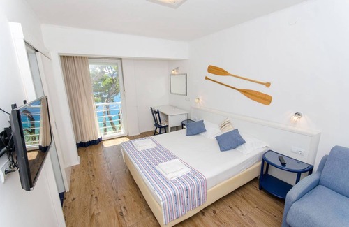 Zivogosce Cabin | 16 m² Private room ∙ 3 guests