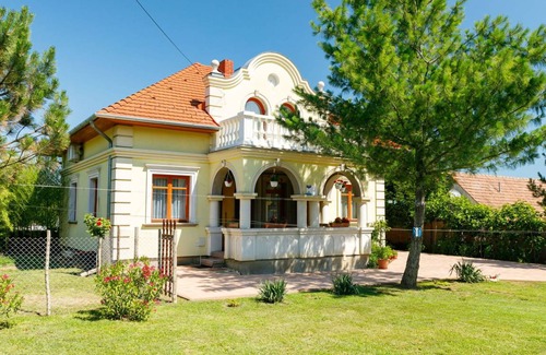 Balatonoszod Other | 160 m² Accommodation ∙ 2 bedrooms ∙ 10 guests