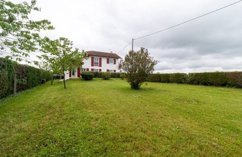 Arraute-Charritte House | 160 m² House ∙ 4 bedrooms ∙ 4 guests