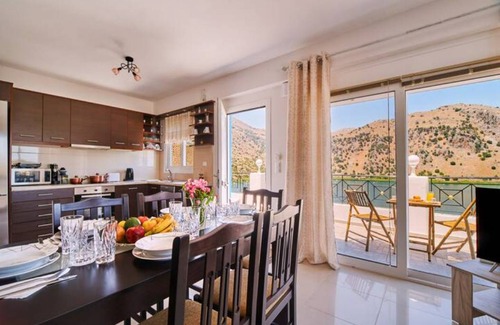 Kavallos House | 160 m² House ∙ 4 bedrooms ∙ 16 guests