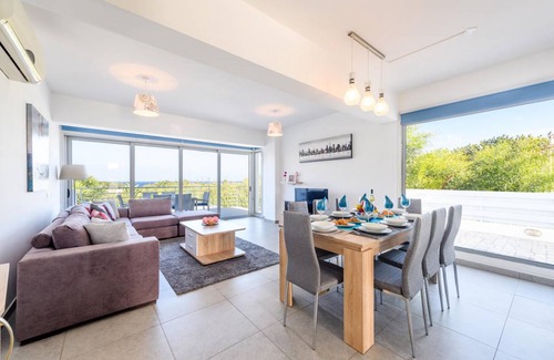 Paralimni Villa | 160 m² Villa ∙ 4 bedrooms ∙ 8 guests