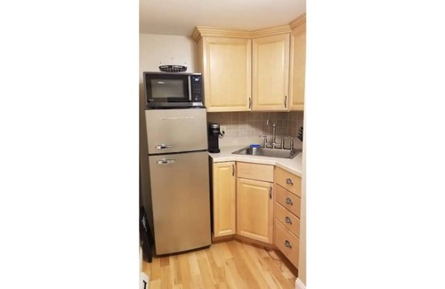Plymouth Apartment | 1620 Bayview- 1/2 mile to BID, 1 mi. DTown, Ocean Views Private Yard