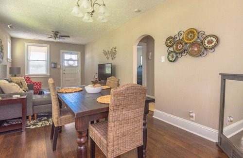 South Richmond House | 1637 Hopkins Rd. - BEAUTIFUL 2 Bd 1 Bth home!!