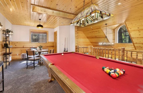 Evergreen Estates Cabin | 165 m² Cabin ∙ 3 bedrooms ∙ 6 guests