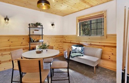 Evergreen Estates Cabin | 165 m² Cabin ∙ 3 bedrooms ∙ 6 guests