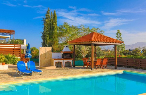 Latchi Villa | 165 m² Villa ∙ 3 bedrooms ∙ 6 guests