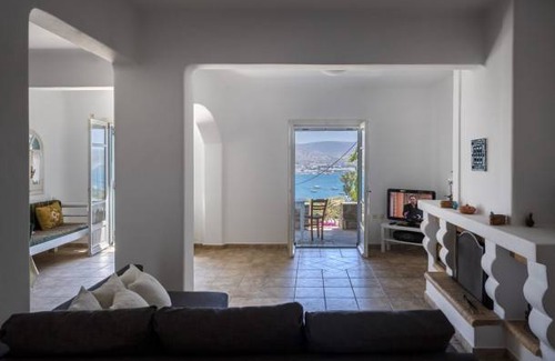 Krotiri Villa | 166 m² Villa ∙ 4 bedrooms ∙ 4 guests
