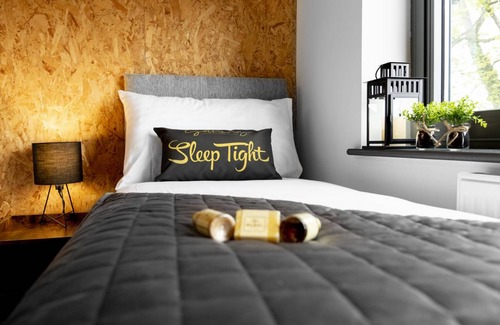 Headingley Apartment | 168 m² Apartment ∙ 4 bedrooms ∙ 12 guests