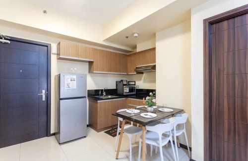Pasay Condo | 16D The Den The Radiance Manila Bay