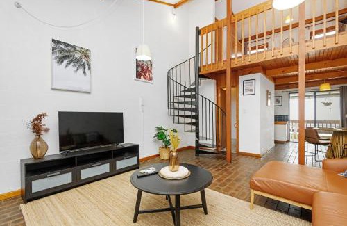 Cottesloe Apartment | 17 Cottesloe - Steps From Beach - Sleeps 2