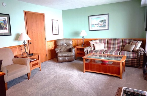 Elk Rapids Condo | #17 ELK RAPIDS BEACH CONDOMINIUM