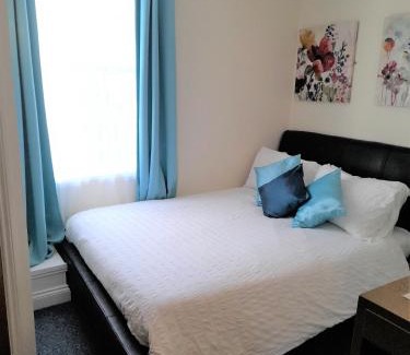 Dartmouth Apartment | 17 Foss Street