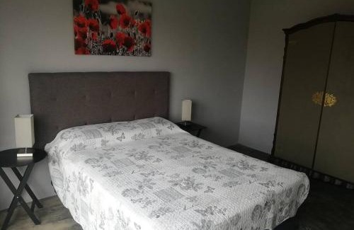 L'Agulhas House | 17 Lisa Street, 4 Bed - 2 Bath