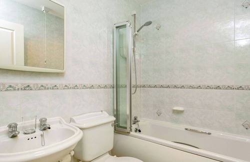 Brixham House | 17 Moorings Reach - Two Bedroom House, Sleeps 4