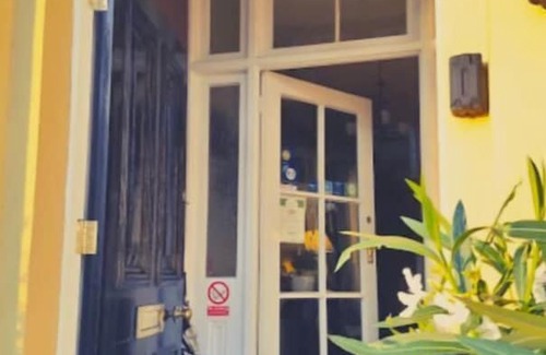 Eastbourne Seafront Hotel | 17 Wilmington Square