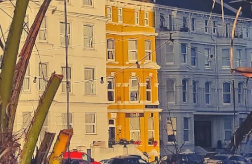 Eastbourne Seafront Hotel | 17 Wilmington Square