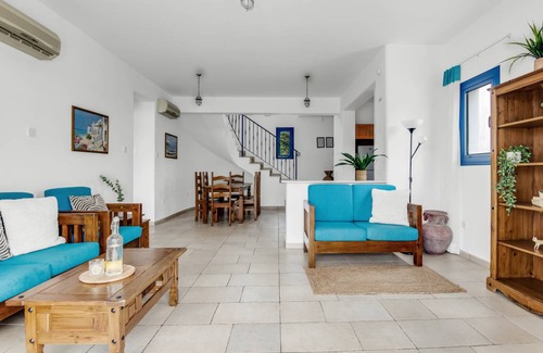 Agios Georgios Pegeias Villa | 170 m² Villa ∙ 4 bedrooms ∙ 8 guests