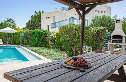 Agios Georgios Pegeias Villa | 170 m² Villa ∙ 4 bedrooms ∙ 8 guests