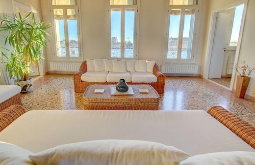 Dorsoduro Apartment | 170 m² Apartment ∙ 2 bedrooms ∙ 4 guests