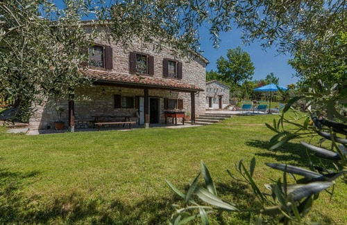 Acqualagna Villa | 170 m² Villa ∙ 3 bedrooms ∙ 10 guests