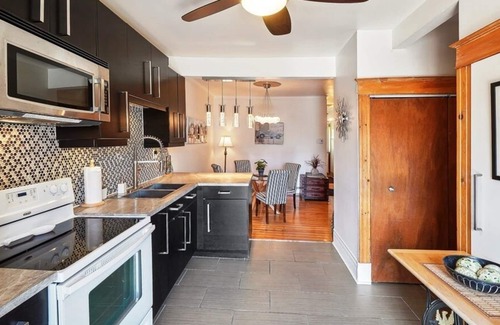 La Petite-Patrie Apartment | #171 Charming and Tastefully Furnished with 2 balconies