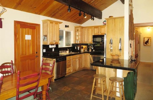Sunnyside House | 1711 Cedar Crest Home