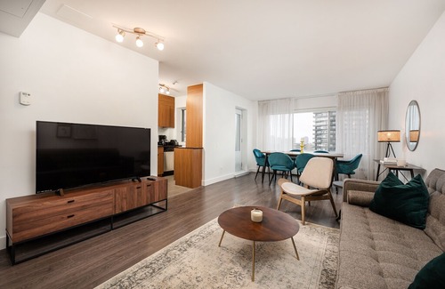 Downtown Montreal Apartment | 1725 - Downtown 2 Beds, Pool & Park