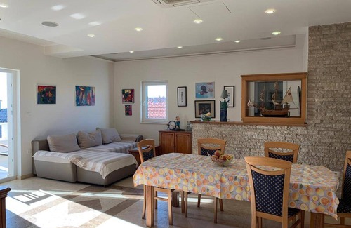 Imotski House | 175 m² House ∙ 3 bedrooms ∙ 6 guests