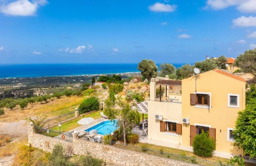 Maroulas Villa | 175 m² Villa ∙ 3 bedrooms ∙ 6 guests