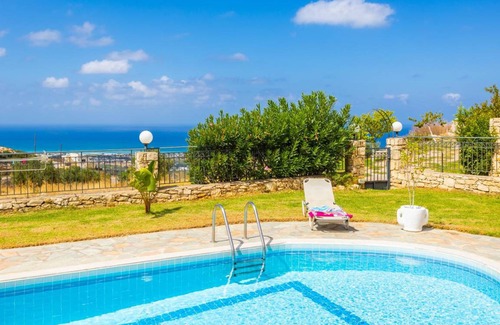 Maroulas Villa | 175 m² Villa ∙ 3 bedrooms ∙ 6 guests