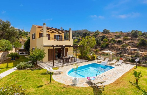 Maroulas Villa | 175 m² Villa ∙ 3 bedrooms ∙ 6 guests
