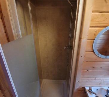 Wexford Ski Chalet | 17b DB Airbnb