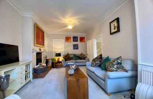 Marlborough House | 17th century Coach House - Pet & Family Friendly