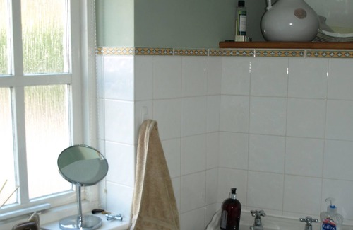 Milton Combe Cottage | 17th century cottage in a quiet picturesque Dartmoor village . Pet friendly.